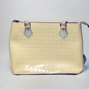 Arcadia Off White Shoulder Bag